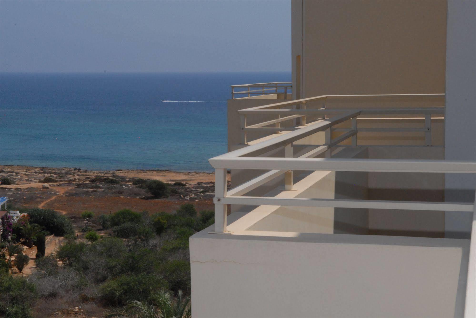 Iris Beach Hotel Protaras Extérieur photo