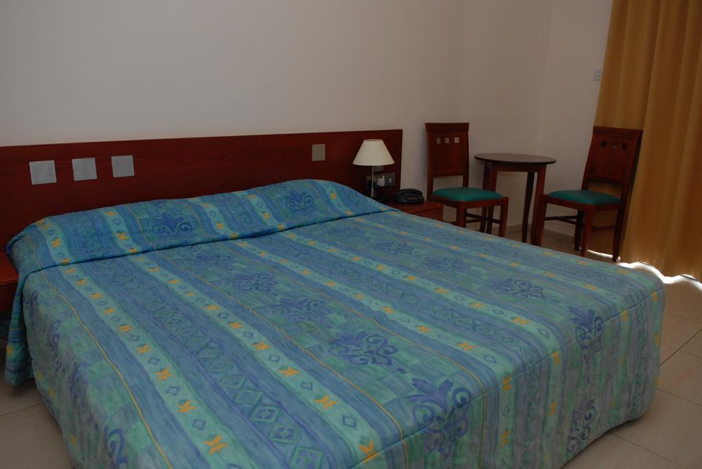 Iris Beach Hotel Protaras Chambre photo