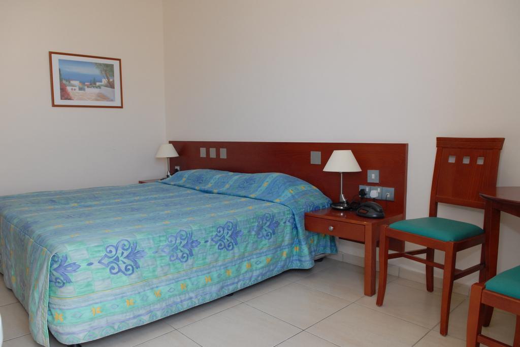 Iris Beach Hotel Protaras Chambre photo