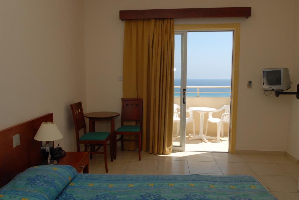 Iris Beach Hotel Protaras Chambre photo